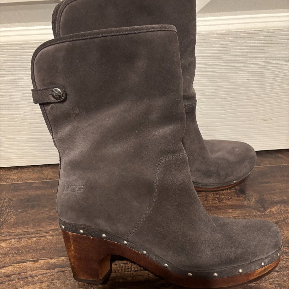 UGG Lynnea Sherpa lined heeled grey suede boots - Size 8